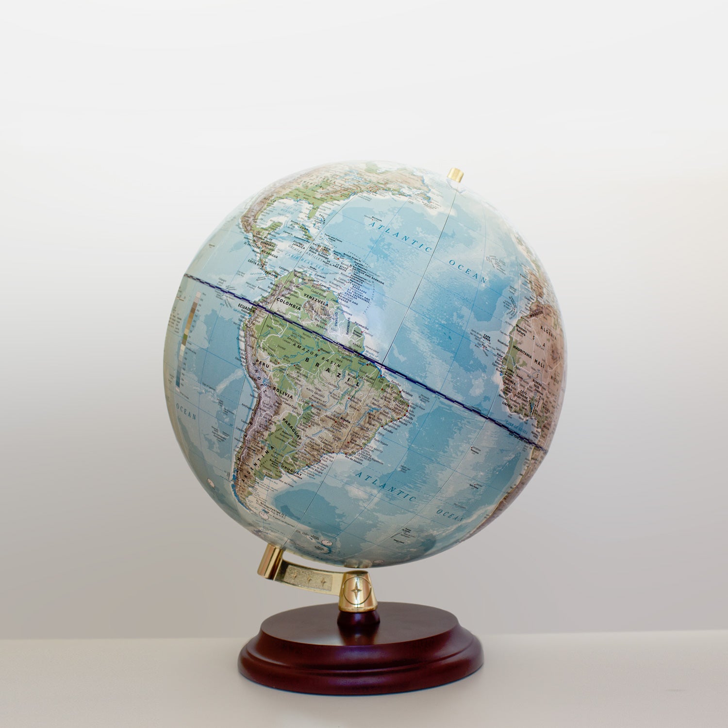 Magellan Vasa Globus 32 cm ohne Meridian mit Holzfuß, Seitenansicht